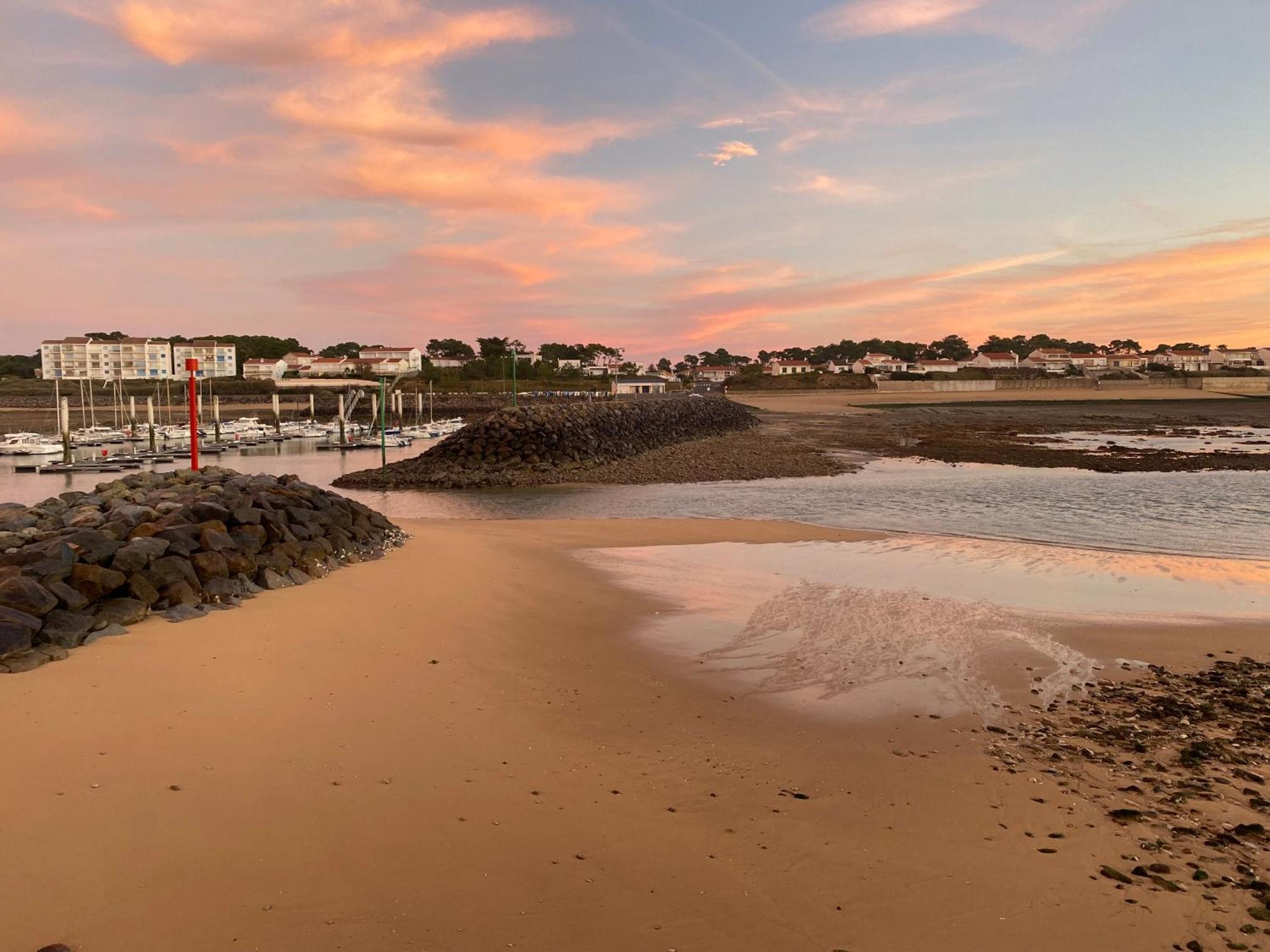 Appartement Vue Sur Mer Et Le Port Jard-sur-Mer Bagian luar foto